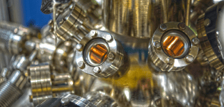 Laser sensor used for high vacuum laser measurement
